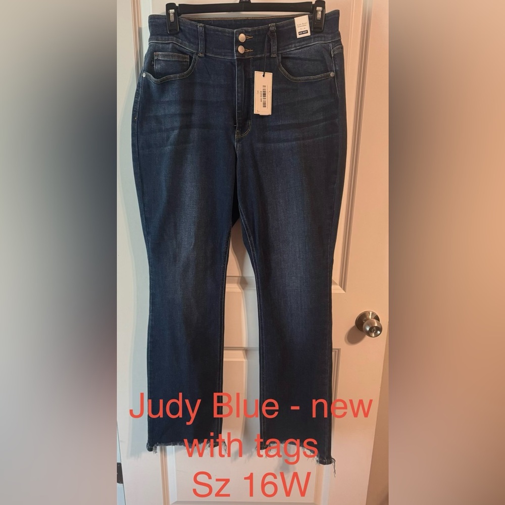 Judy Blue Women's Classic Indigo Straight Leg Jeans